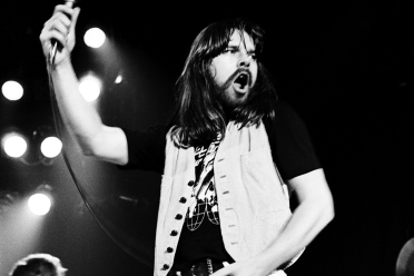 Bob Seger performs on stage at Hammersmith Odeon, London, on 22nd October 1977. (Photo by Gus Stewart/Redferns)